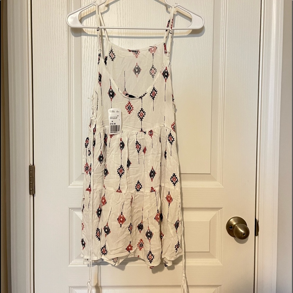 Forever 21 Long Woven Top. Size M - Picture 4 of 7